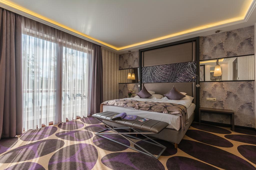 Victoria Garden Hotel Es Etterem Ньїредьгаза Номер фото