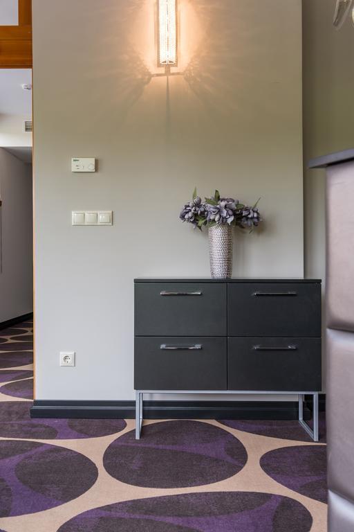 Victoria Garden Hotel Es Etterem Ньїредьгаза Екстер'єр фото