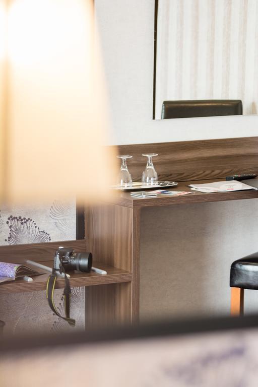Victoria Garden Hotel Es Etterem Ньїредьгаза Екстер'єр фото