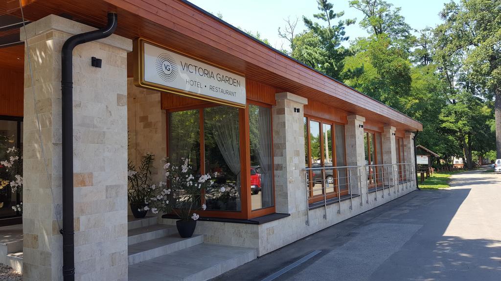 Victoria Garden Hotel Es Etterem Ньїредьгаза Екстер'єр фото